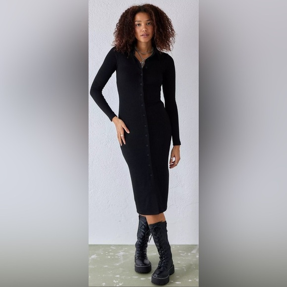 Urban Outfitters Dresses & Skirts - UO Danity Ribbed Shirt Midi Dress in Black size Small